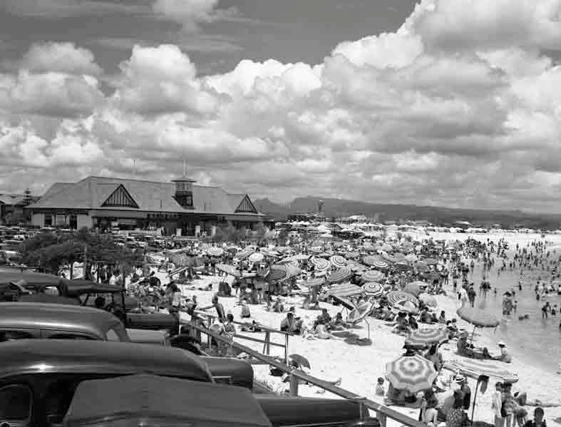 Crowded Kirra Beach 1930's